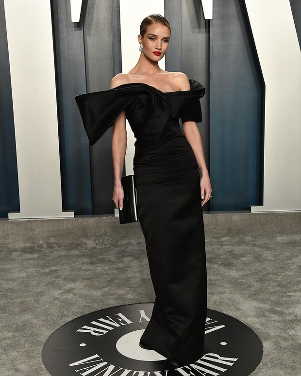 Tiệc hậu Oscar: Các sao lên đồ xuất sắc hơn hẳn sự kiện chính, hot nhất là Kylie Jenner với bộ váy bó đến độ... không ngồi được - Ảnh 6.