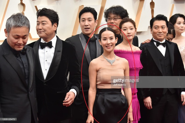 Quả bom gợi cảm của Ký Sinh Trùng: Bê nguyên si công thức mặc đẹp bấy lâu nay đến Oscar lại thành ra nhạt nhòa - Ảnh 1. Quả bom gợi cảm của Ký Sinh Trùng: Bê nguyên si công thức mặc đẹp bấy lâu nay đến Oscar lại thành ra nhạt nhòa - Ảnh 1.