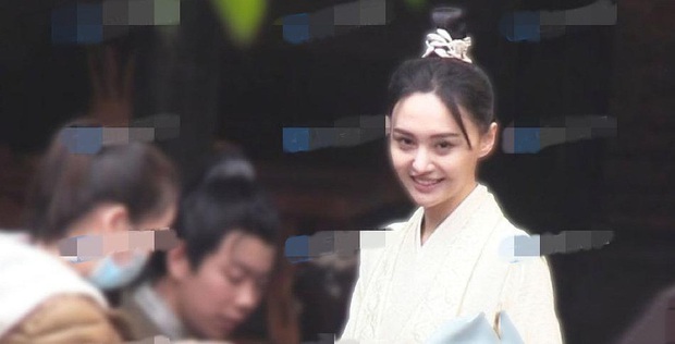 Hình ảnh mới nhất không photoshop của Trịnh Sảng: Xinh ra lại còn dịu dàng, đúng là con gái đẹp nhất khi không thuộc về ai - Ảnh 4.