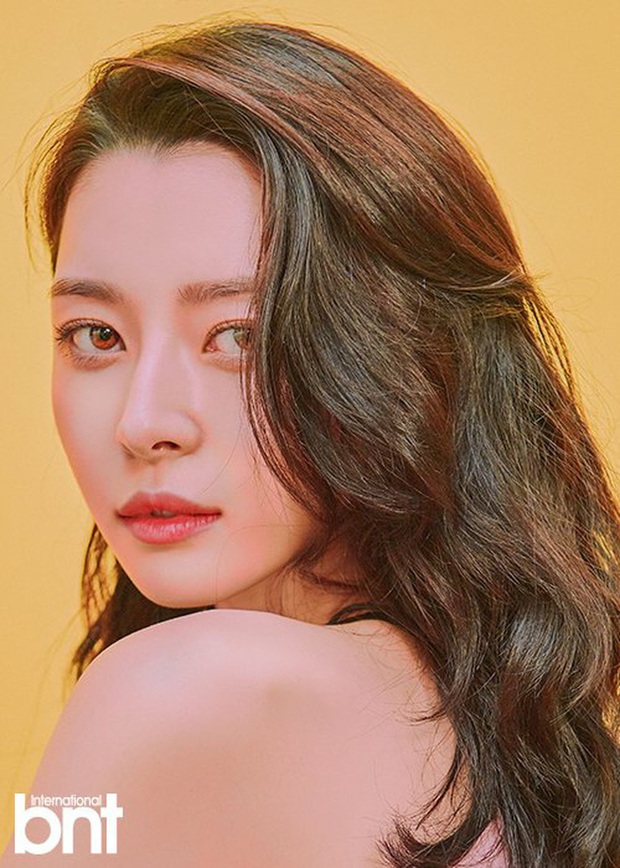 Nữ phụ hot nhất Itaewon Class Kwon Nara: Mỹ nhân hiếm có được Lee Jong Suk theo đuổi như tổng tài hay nhân tố thị phi mới? - Ảnh 4.