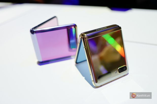 Cận cảnh Galaxy Z Flip: Smartphone màn hình gập vỏ sò độc đáo của Samsung, giá rẻ chỉ 32 triệu đồng - Ảnh 1.