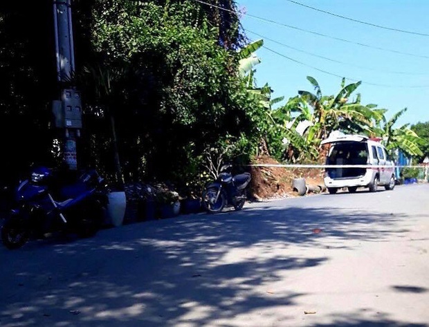 Thi thể người đàn ông đang phân huỷ trôi trên sông Đồng Nai - Ảnh 2. Thi thể người đàn ông đang phân huỷ trôi trên sông Đồng Nai - Ảnh 2.