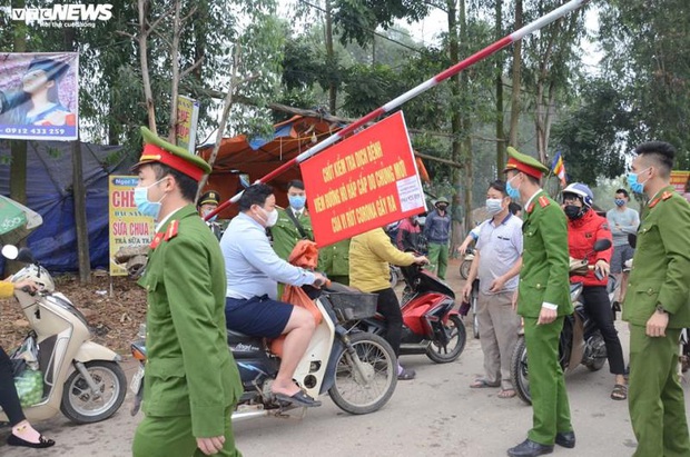 Ảnh: Cận cảnh bên trong tâm dịch tại Vĩnh Phúc, nơi có hơn 10.000 dân bị cách ly hoàn toàn - Ảnh 3.