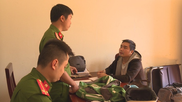 Hận tình, giả chạy Grab rồi đâm mẹ người tình trọng thương - Ảnh 3. Hận tình, giả chạy Grab rồi đâm mẹ người tình trọng thương - Ảnh 3.