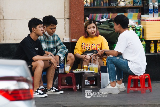 Trong tình hình dịch Covid-19, có nên đi ăn ở hàng quán bên ngoài không, nếu đi cần chú ý gì? - Ảnh 3. Trong tình hình dịch Covid-19, có nên đi ăn ở hàng quán bên ngoài không, nếu đi cần chú ý gì? - Ảnh 3.