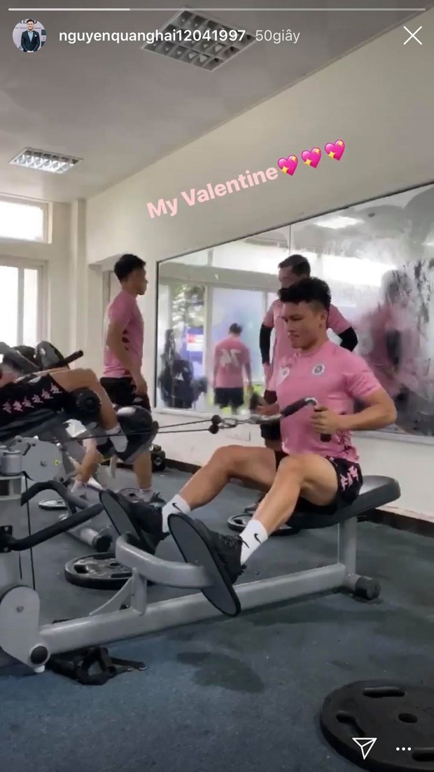 Đã rõ tình tứ với Huyền My nhưng Quang Hải vẫn than cô đơn xuyên V-day: Anh tính chày cối với hội FA đến bao giờ? - Ảnh 4. Đã rõ tình tứ với Huyền My nhưng Quang Hải vẫn than cô đơn xuyên V-day: Anh tính chày cối với hội FA đến bao giờ? - Ảnh 4.