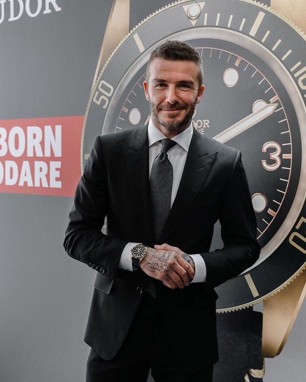 Chụp ảnh quảng cáo sương sương, nhưng ông chú David Beckham vẫn manly chết ngất, khiến đám đàn em còn phải chạy dài - Ảnh 7. Chụp ảnh quảng cáo sương sương, nhưng ông chú David Beckham vẫn manly chết ngất, khiến đám đàn em còn phải chạy dài - Ảnh 7.