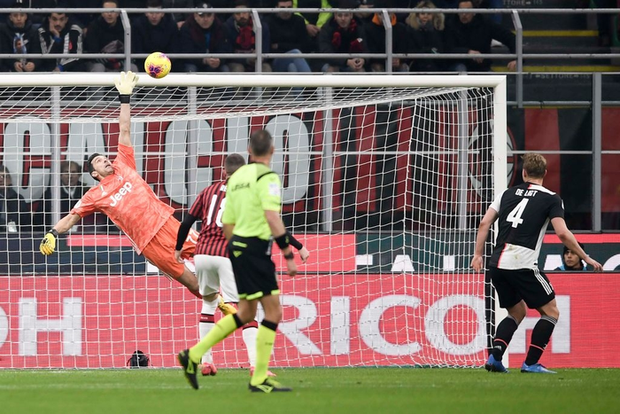 Ronaldo lập công phút bù giờ, cứu Juventus thoát khỏi trận thua trước AC Milan ở bán kết lượt đi Cúp Quốc gia Ý - Ảnh 2. Ronaldo lập công phút bù giờ, cứu Juventus thoát khỏi trận thua trước AC Milan ở bán kết lượt đi Cúp Quốc gia Ý - Ảnh 2.