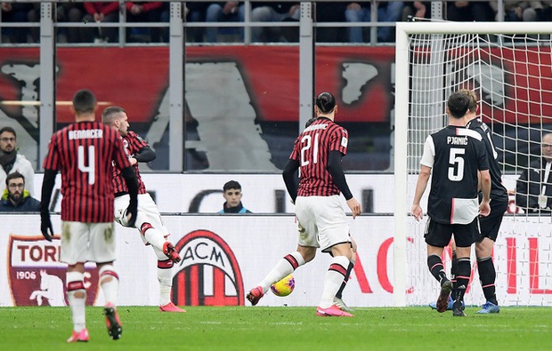 Ronaldo lập công phút bù giờ, cứu Juventus thoát khỏi trận thua trước AC Milan ở bán kết lượt đi Cúp Quốc gia Ý - Ảnh 6. Ronaldo lập công phút bù giờ, cứu Juventus thoát khỏi trận thua trước AC Milan ở bán kết lượt đi Cúp Quốc gia Ý - Ảnh 6.