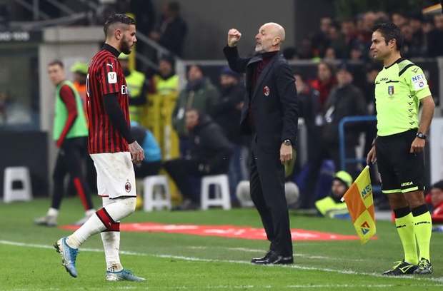 Ronaldo lập công phút bù giờ, cứu Juventus thoát khỏi trận thua trước AC Milan ở bán kết lượt đi Cúp Quốc gia Ý - Ảnh 7. Ronaldo lập công phút bù giờ, cứu Juventus thoát khỏi trận thua trước AC Milan ở bán kết lượt đi Cúp Quốc gia Ý - Ảnh 7.