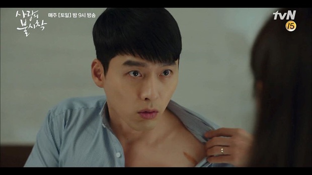 Anh quân nhân Hyun Bin: Tủ đồ hiệu chẳng kém người tình, bất ngờ nhất là chiếc sơ mi chỉ vài trăm khiến hội chị em loạn nhịp - Ảnh 8. Anh quân nhân Hyun Bin: Tủ đồ hiệu chẳng kém người tình, bất ngờ nhất là chiếc sơ mi chỉ vài trăm khiến hội chị em loạn nhịp - Ảnh 8.
