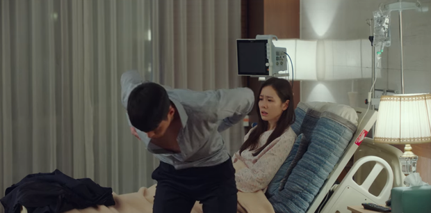Anh quân nhân Hyun Bin: Tủ đồ hiệu chẳng kém người tình, bất ngờ nhất là chiếc sơ mi chỉ vài trăm khiến hội chị em loạn nhịp - Ảnh 9. Anh quân nhân Hyun Bin: Tủ đồ hiệu chẳng kém người tình, bất ngờ nhất là chiếc sơ mi chỉ vài trăm khiến hội chị em loạn nhịp - Ảnh 9.
