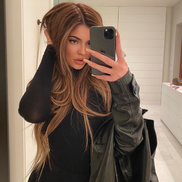 Hollywood's sexiest female billionaire Kylie Jenner has a strange transformation with new hair: Already beautiful, now her rank is skyrocketing!  - Photo 1.