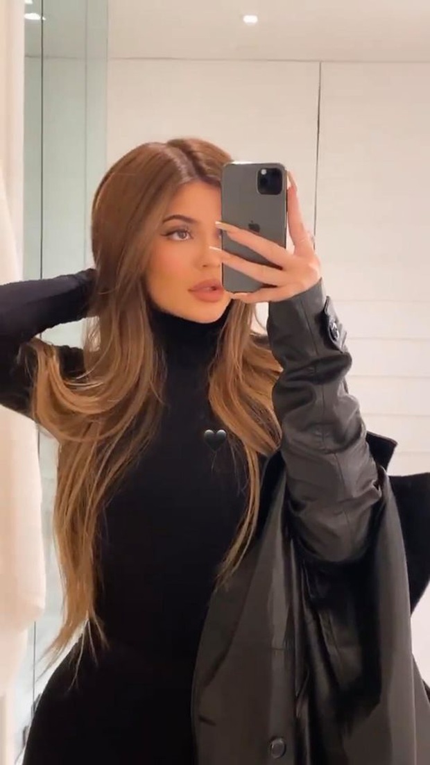 Hollywood's sexiest female billionaire Kylie Jenner has a strange transformation with new hair: Already beautiful, now her rank is skyrocketing!  - Photo 3.