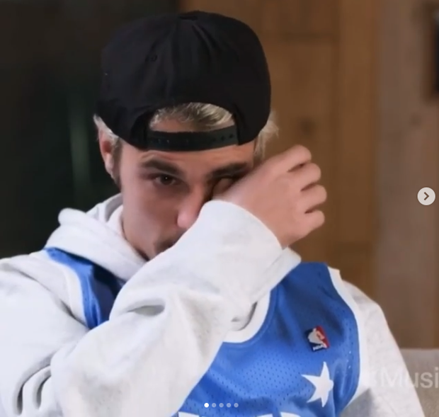 Nếu cả thế giới có quay lưng với Justin Bieber, thì có Billie Eilish ở đây quay lưng lại với cả thế giới vì thần tượng! - Ảnh 1. Nếu cả thế giới có quay lưng với Justin Bieber, thì có Billie Eilish ở đây quay lưng lại với cả thế giới vì thần tượng! - Ảnh 1.