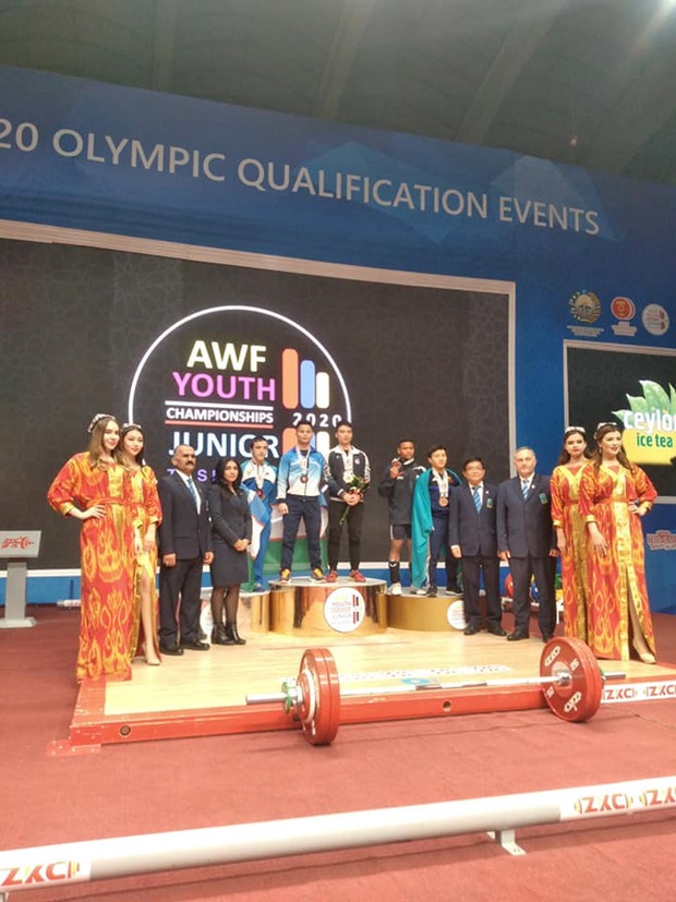 VĐV Việt Nam mới 15 tuổi phá kỷ lục cử tạ thế giới, thi đấu bùng nổ giành 6 HCV - Ảnh 2.