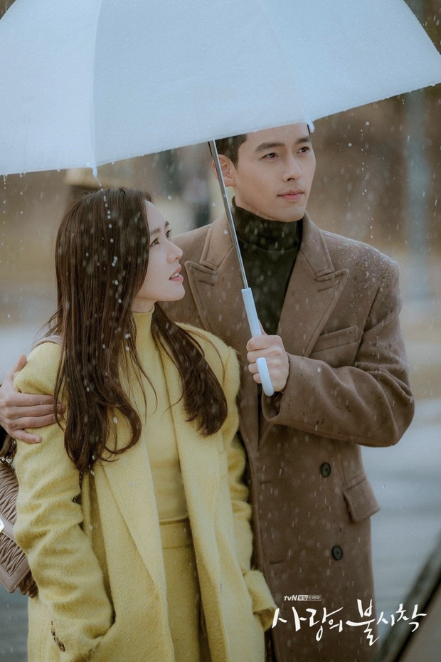 Ghép thử hình Hyun Bin và Son Ye Jin, ai ngờ fan phát hiện cặp đôi có tướng phu thê: Ảnh hồi bé còn gây choáng hơn! - Ảnh 4.