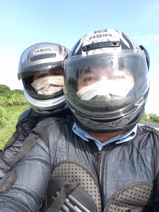 Gái xinh F.A nghen tị với bố mẹ cưới nhau 30 năm vẫn còn video call xin hun miếng, cùng nhau cưỡi mô tô đi phượt Gái xinh F.A nghen tị với bố mẹ cưới nhau 30 năm vẫn còn video call xin hun miếng, cùng nhau cưỡi mô tô đi phượt