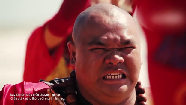 Hari Won, Võ Hoàng Yến ôm nhau khóc thét xem “dị nhân” dùng đầu “cân” chiếc xe tải 5 tấn - Ảnh 3.