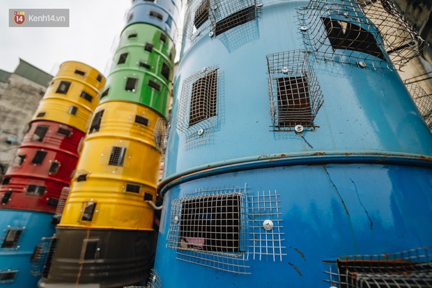 Chùm ảnh: Khi bãi tập kết rác ven sông Hồng trở thành 16 tác phẩm nghệ thuật đương đại - Ảnh 4.