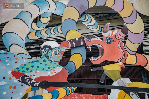 Chùm ảnh: Khi bãi tập kết rác ven sông Hồng trở thành 16 tác phẩm nghệ thuật đương đại - Ảnh 12.