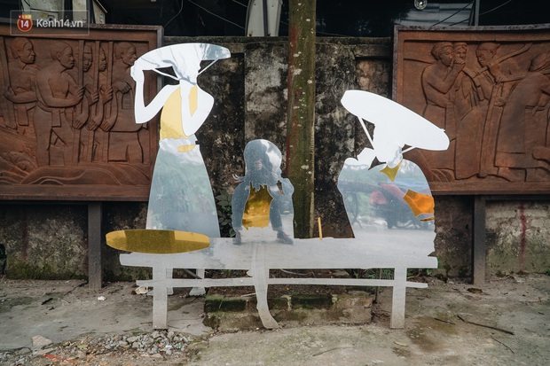 Chùm ảnh: Khi bãi tập kết rác ven sông Hồng trở thành 16 tác phẩm nghệ thuật đương đại - Ảnh 15.