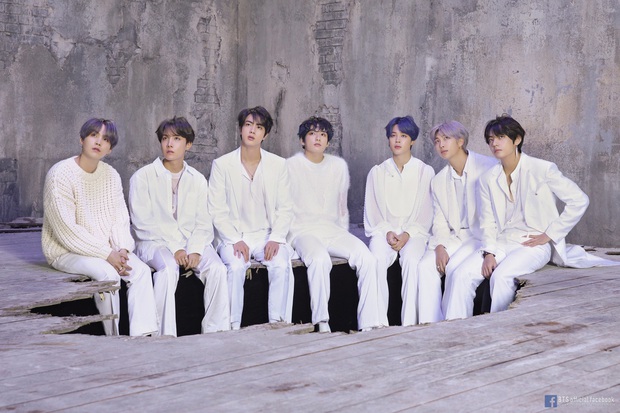 BTS “chơi lớn” tung tận 2 MV chính thức trong lần comeback mới: Chiến thuật thông minh hay đang đem kỉ lục view ra “đùa với lửa”? - Ảnh 12. BTS “chơi lớn” tung tận 2 MV chính thức trong lần comeback mới: Chiến thuật thông minh hay đang đem kỉ lục view ra “đùa với lửa”? - Ảnh 12.