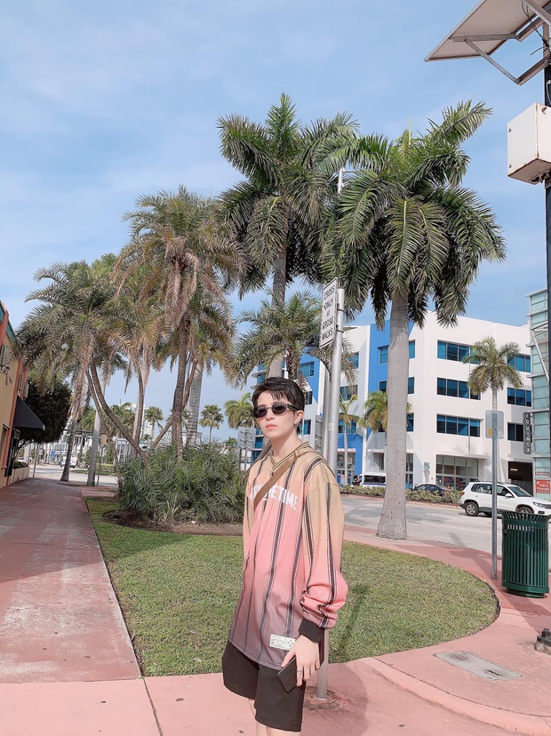 Gil Lê tháp tùng Hoàng Thuỳ Linh sang Mỹ dự sự kiện, liên tục check in cùng địa điểm nhưng vẫn nhất quyết không chụp hình chung - Ảnh 4. Gil Lê tháp tùng Hoàng Thuỳ Linh sang Mỹ dự sự kiện, liên tục check in cùng địa điểm nhưng vẫn nhất quyết không chụp hình chung - Ảnh 4.