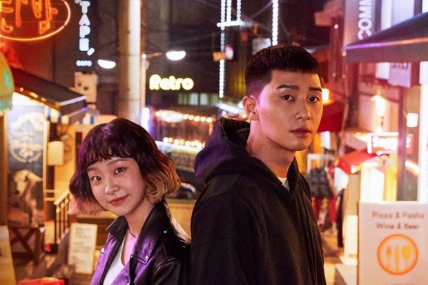 Review Thế Hệ Itaewon: Anh thanh niên Park Seo Joon tẩm quất con quan tơi bời, thông điệp giàu nghèo ai coi cũng thấm - Ảnh 3. Review Thế Hệ Itaewon: Anh thanh niên Park Seo Joon tẩm quất con quan tơi bời, thông điệp giàu nghèo ai coi cũng thấm - Ảnh 3.