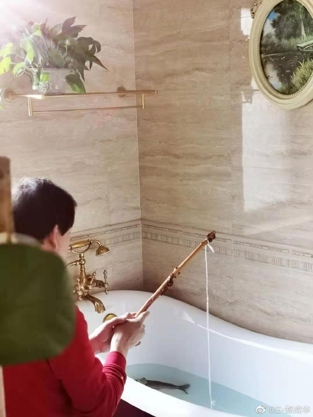 Sao Cbiz giữa đại dịch Corona: Không ai dám ra ngoài, bố Trịnh Sảng câu cá trong nhà, Huỳnh Hiểu Minh làm việc đáng khen - Ảnh 6. Sao Cbiz giữa đại dịch Corona: Không ai dám ra ngoài, bố Trịnh Sảng câu cá trong nhà, Huỳnh Hiểu Minh làm việc đáng khen - Ảnh 6.