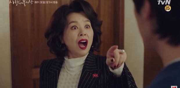 Preview Crash Landing on You tập 13: Nhẫn cưới đã lập lòe trên tay, Hyun Bin còn bị Son Ye Jin chọc ghen lồi mắt? - Ảnh 7. Preview Crash Landing on You tập 13: Nhẫn cưới đã lập lòe trên tay, Hyun Bin còn bị Son Ye Jin chọc ghen lồi mắt? - Ảnh 7.