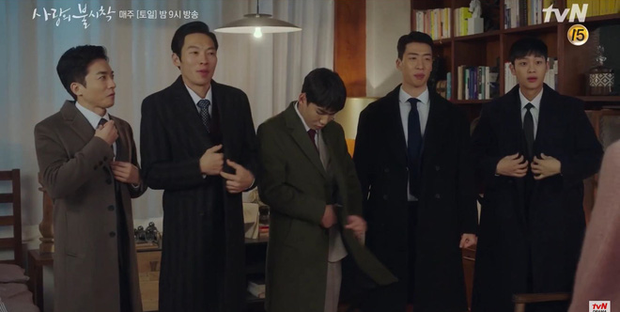 Preview Crash Landing on You tập 13: Nhẫn cưới đã lập lòe trên tay, Hyun Bin còn bị Son Ye Jin chọc ghen lồi mắt? - Ảnh 12. Preview Crash Landing on You tập 13: Nhẫn cưới đã lập lòe trên tay, Hyun Bin còn bị Son Ye Jin chọc ghen lồi mắt? - Ảnh 12.