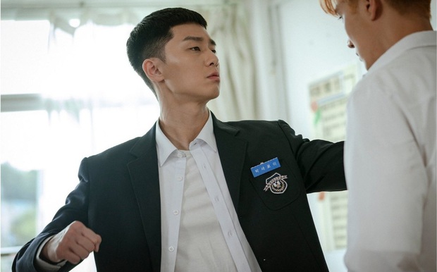 5 màn cưa sừng làm nghé xuất sắc nhất phim Hàn, Park Seo Joon trẻ trung đấy nhưng chưa bằng chị đại này - Ảnh 2. 5 màn cưa sừng làm nghé xuất sắc nhất phim Hàn, Park Seo Joon trẻ trung đấy nhưng chưa bằng chị đại này - Ảnh 2.