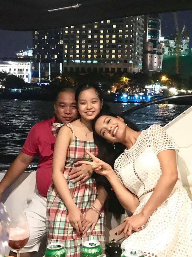 10 cặp vợ chồng Vbiz gắn kết hơn 1 thập kỷ: Chuyện tình Hà Tăng đẹp phim, Hồ Hoài Anh - Hương Giang xa để lại về với nhau - Ảnh 39. 10 cặp vợ chồng Vbiz gắn kết hơn 1 thập kỷ: Chuyện tình Hà Tăng đẹp phim, Hồ Hoài Anh - Hương Giang xa để lại về với nhau - Ảnh 39.
