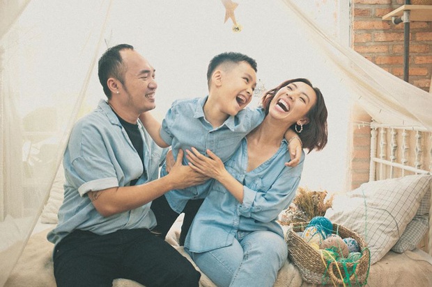 10 cặp vợ chồng Vbiz gắn kết hơn 1 thập kỷ: Chuyện tình Hà Tăng đẹp như phim, Hồ Hoài Anh - Hương Giang xa để lại về với nhau - Ảnh 50. 10 cặp vợ chồng Vbiz gắn kết hơn 1 thập kỷ: Chuyện tình Hà Tăng đẹp như phim, Hồ Hoài Anh - Hương Giang xa để lại về với nhau - Ảnh 50.