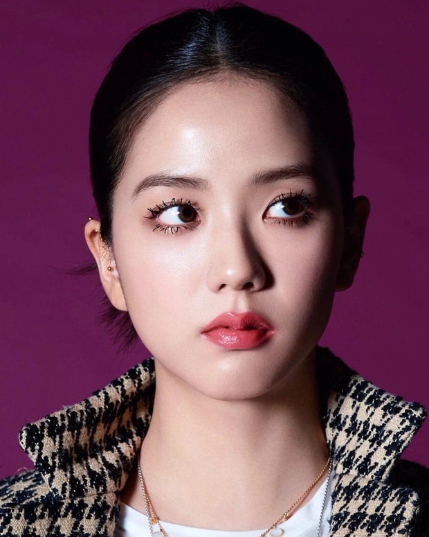 Sau loạt ảnh tạp chí mới này, hãy gọi Jisoo là Hoa hậu Hàn Quốc - Ảnh 4.