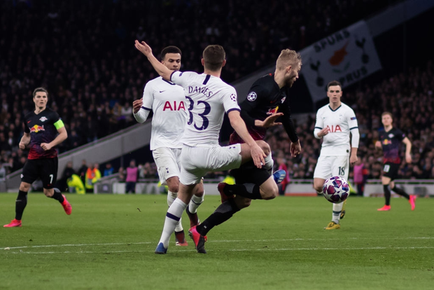 Son Heung-min nghỉ thi đấu vì gãy tay, Tottenham thua bạc nhược trên sân nhà vì tình huống lỗi cá nhân sơ đẳng - Ảnh 2.