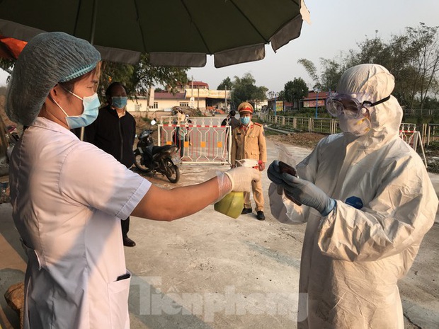 Cuộc sống thường nhật của người dân vùng dịch Sơn Lôi những ngày cách ly - Ảnh 16. Cuộc sống thường nhật của người dân vùng dịch Sơn Lôi những ngày cách ly - Ảnh 16.