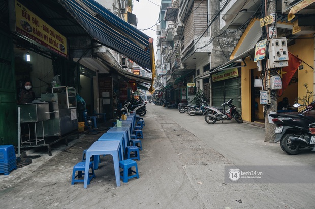 Tâm tư các bà, các chị bán hàng trước cổng trường: Bao giờ tụi học sinh, sinh viên đi học lại? Nhớ chúng nó lắm, chả ai mua hàng nữa! - Ảnh 5.