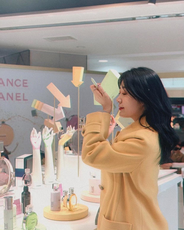 Giới beauty blogger lại phát cuồng vì nước hoa bút chì của Chanel, đẹp gì mà mê mẩn từ trong ra ngoài - Ảnh 7.