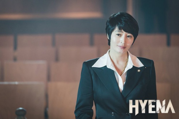 Hyena của chị đại Kim Hye Soo mở màn với rating khủng nhờ màn đấu võ mồm cực căng trên toà - Ảnh 3.