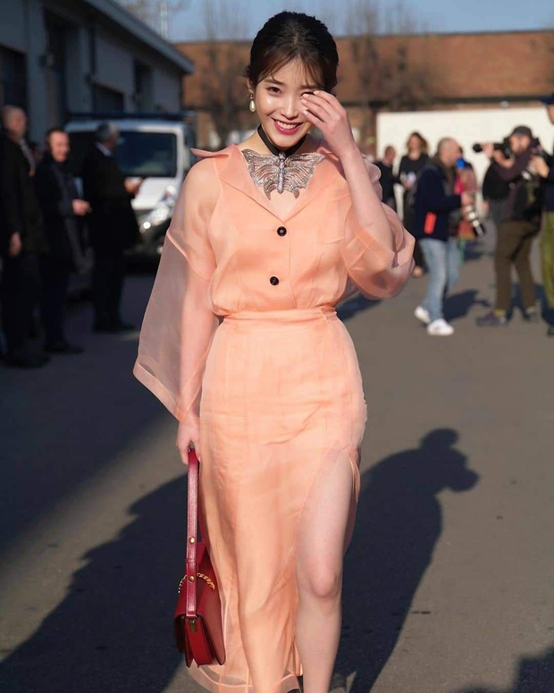 Dàn nữ thần Hàn đọ đại náo nước Ý: Song Hye Kyo đụng độ Han Ye Seul, em gái quốc tế Lisa có cân được em gái quốc dân IU? - Ảnh 9.