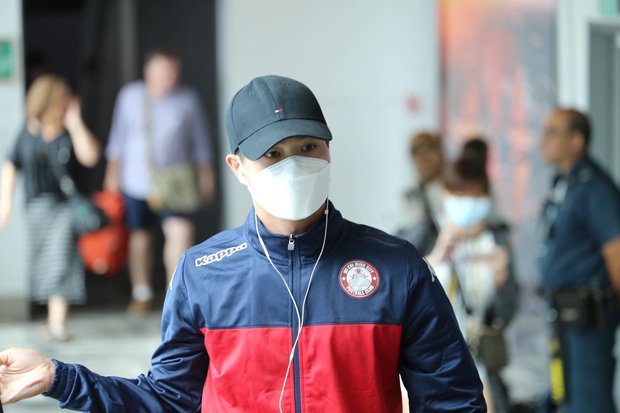 Vượt qua sợ hãi virus corona, Công Phượng nai nịt kín mít đến Singapore tìm chiến thắng đầu tiên ở châu lục - Ảnh 2.