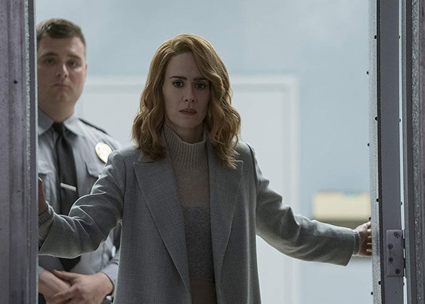 ob1d3a90sarah-paulson-glass-700x500-15825446053831068583980.jpg