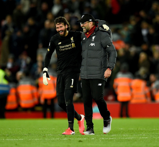 Liverpool lập kỷ lục và cũng hết cơ hội san bằng một kỷ lục khác sau chiến thắng hú vía trước đối thủ trong nhóm xuống hạng - Ảnh 2. Liverpool lập kỷ lục và cũng hết cơ hội san bằng một kỷ lục khác sau chiến thắng hú vía trước đối thủ trong nhóm xuống hạng - Ảnh 2.