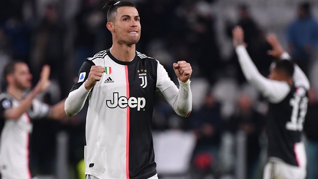 Ronaldo khoe ảnh trần như nhộng tắm chung cùng 4 thiên thần nhỏ đáng yêu, hàng triệu fan lại phải thả tim ủng hộ cho gia đình CR7 - Ảnh 3. Ronaldo khoe ảnh trần như nhộng tắm chung cùng 4 thiên thần nhỏ đáng yêu, hàng triệu fan lại phải thả tim ủng hộ cho gia đình CR7 - Ảnh 3.