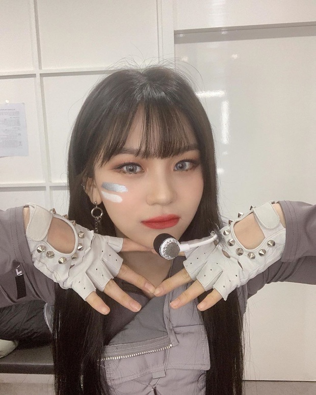 Vẫn biết Umji (G-Friend) đã lột bỏ mác nữ idol xấu nhất lịch sử Kpop nhưng thay đổi ngoạn mục đến thế này thì đúng là ngỡ ngàng - Ảnh 2.