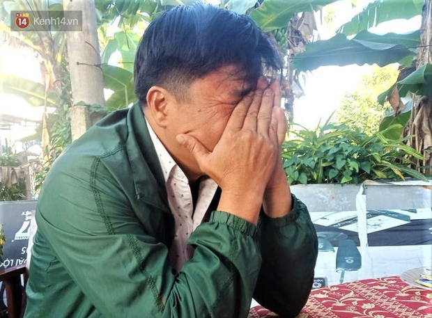 Tang thương ngôi làng nơi xảy ra vụ lật thuyền khiến 6 người chết: Có nỗi đau nào tột cùng hơn một lúc mất cả vợ lẫn 2 con thơ - Ảnh 2. Tang thương ngôi làng nơi xảy ra vụ lật thuyền khiến 6 người chết: Có nỗi đau nào tột cùng hơn một lúc mất cả vợ lẫn 2 con thơ - Ảnh 2.