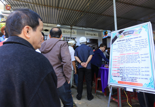 Tang thương ngôi làng nơi xảy ra vụ lật thuyền khiến 6 người chết: Có nỗi đau nào tột cùng hơn một lúc mất cả vợ lẫn 2 con thơ - Ảnh 7. Tang thương ngôi làng nơi xảy ra vụ lật thuyền khiến 6 người chết: Có nỗi đau nào tột cùng hơn một lúc mất cả vợ lẫn 2 con thơ - Ảnh 7.