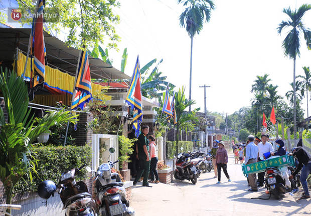 Tang thương ngôi làng nơi xảy ra vụ lật thuyền khiến 6 người chết: Có nỗi đau nào tột cùng hơn một lúc mất cả vợ lẫn 2 con thơ - Ảnh 8. Tang thương ngôi làng nơi xảy ra vụ lật thuyền khiến 6 người chết: Có nỗi đau nào tột cùng hơn một lúc mất cả vợ lẫn 2 con thơ - Ảnh 8.